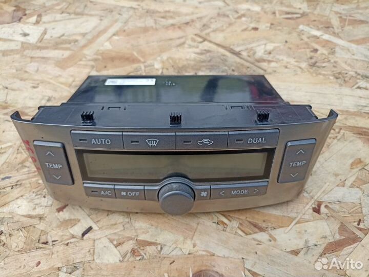 Блок управления климат-контролем Toyota Avensis