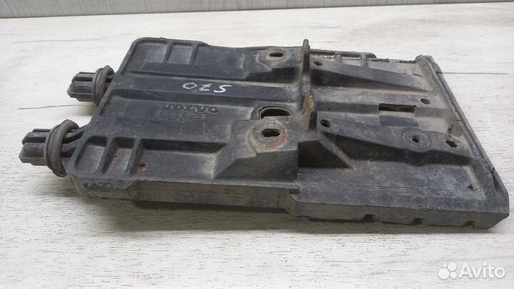 Крепление аккумулятора Volvo s70
