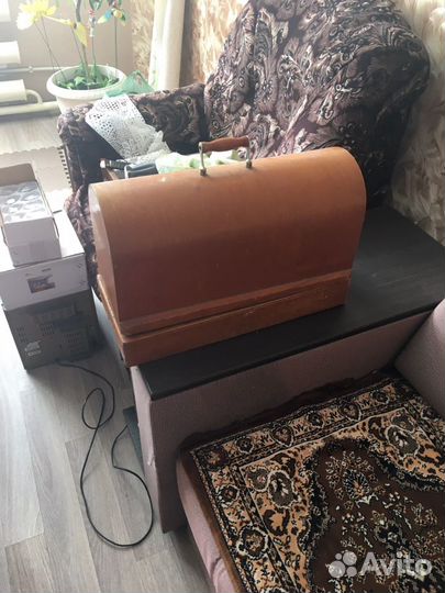 Швейная машина