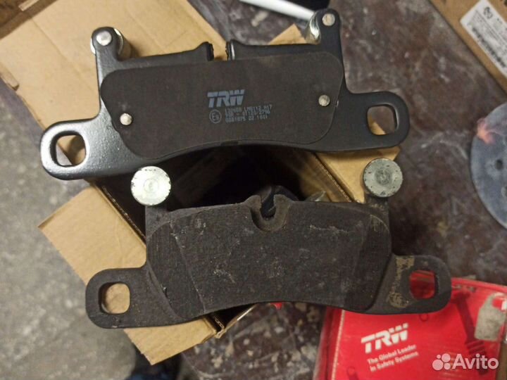 Тормозные колодки Porsche Cayenne комплект trw