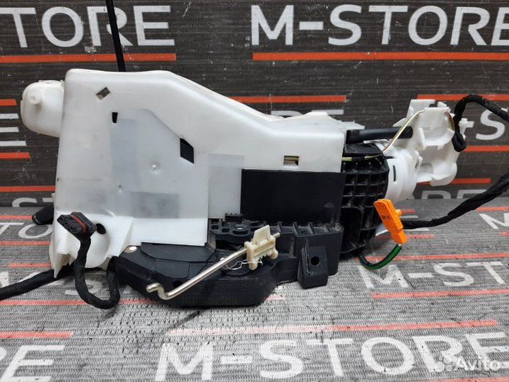 Замок двери передний правый Mercedes-Benz S-Class