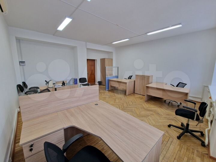 Офис, 34.6 м² с водой