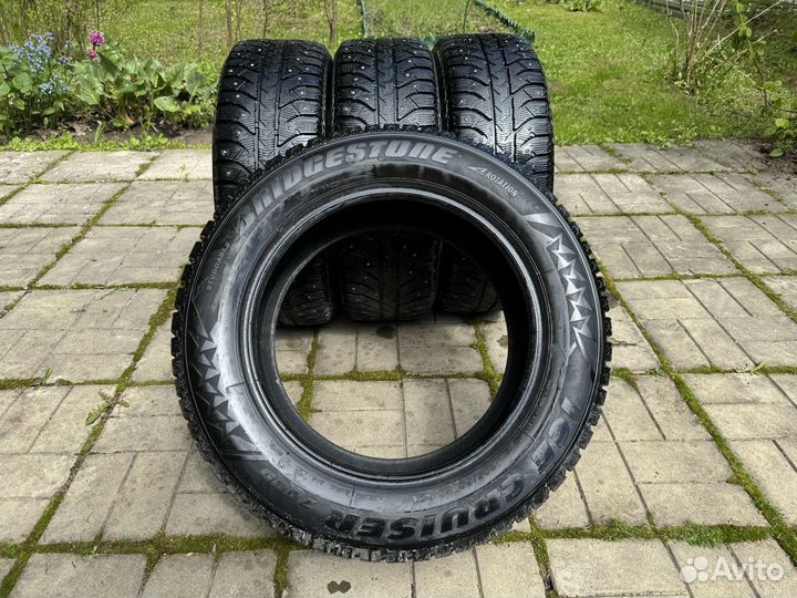 Bridgestone Ice Cruiser 7000 205/60 R16 92T