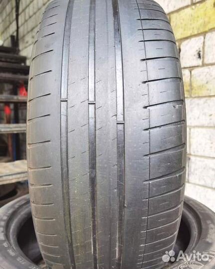 Michelin Pilot Sport 3 235/45 R18 98Y