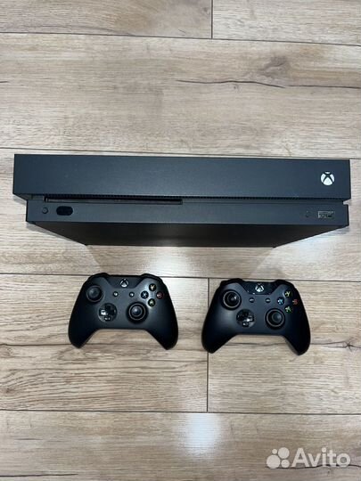 Xbox One X 1TB
