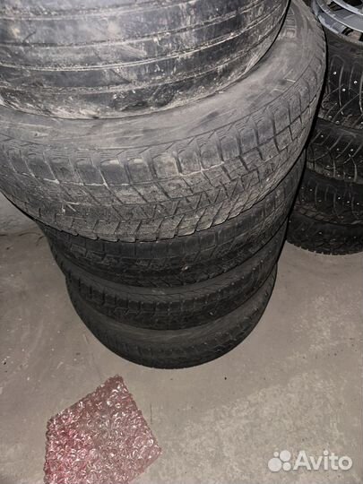 Bridgestone Blizzak Ice 235/65 R18