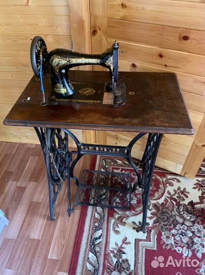 Швейная машина Singer