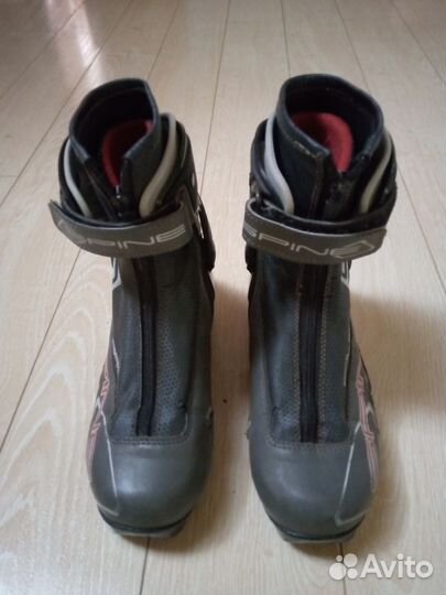 Лыжные ботинки размер 37