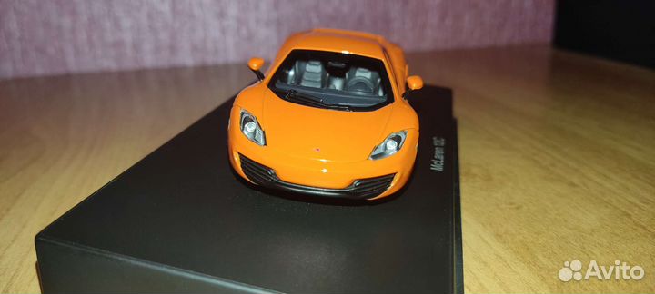 Модель 1/43 McLaren MP4-12C 2011 AutoArt