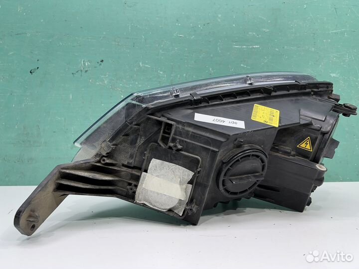 Фара правая Ксенон Skoda Yeti Рестайлинг 2013-2018