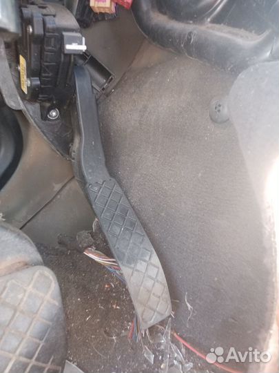 Педаль газа Volkswagen Touareg 1