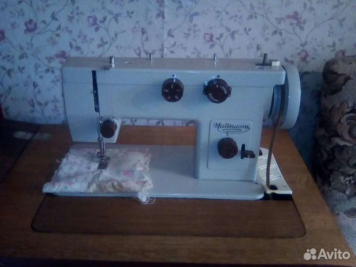 Швейная машина Чайка 143
