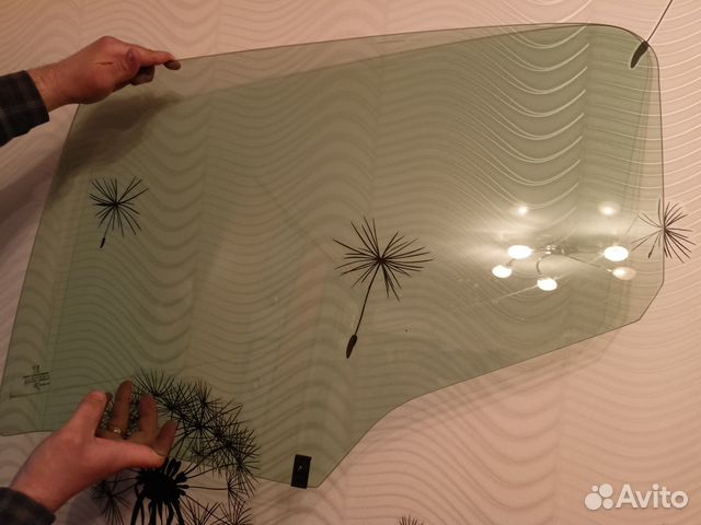 Задние боковые стекла на Пежо 308