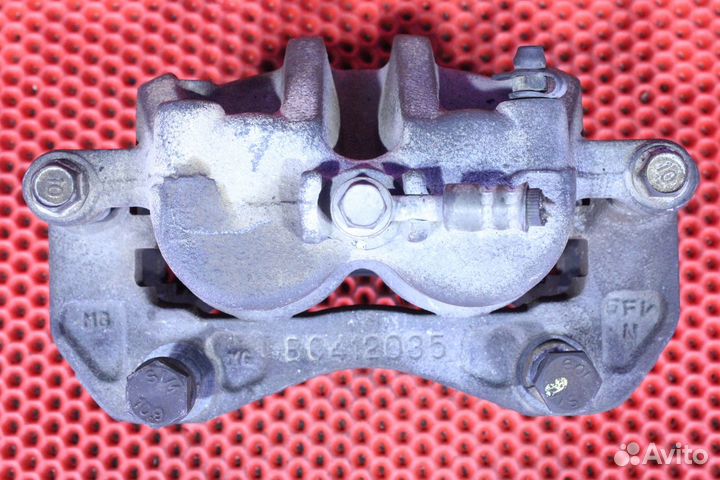 Суппорт тормозной передний правый SsangYong 481400