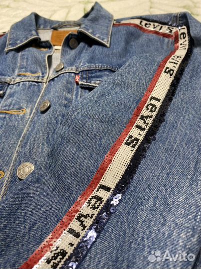 Джинсовая куртка levis