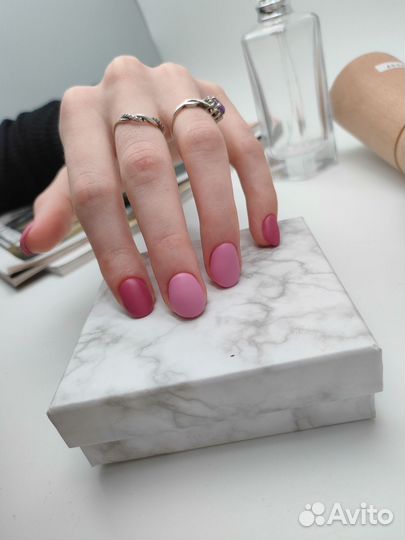 Модель на маникюр