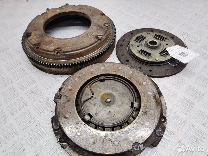 Маховик (демпфер сцепления) для Volkswagen Golf 4
