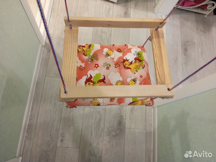 Детская качель подвесная