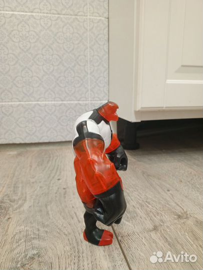 Игрушка из мультика BEN 10 силач