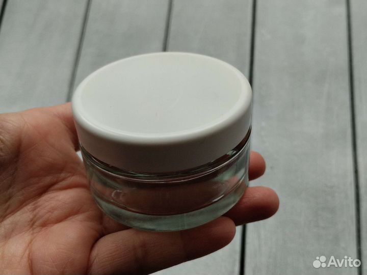 Пустая банка из под крема