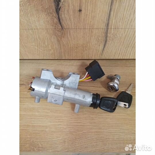 Замок зажигания+замок двери (газ)