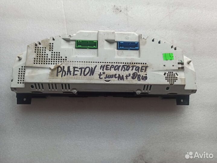 Щиток приборов Volkswagen phaeton дефект