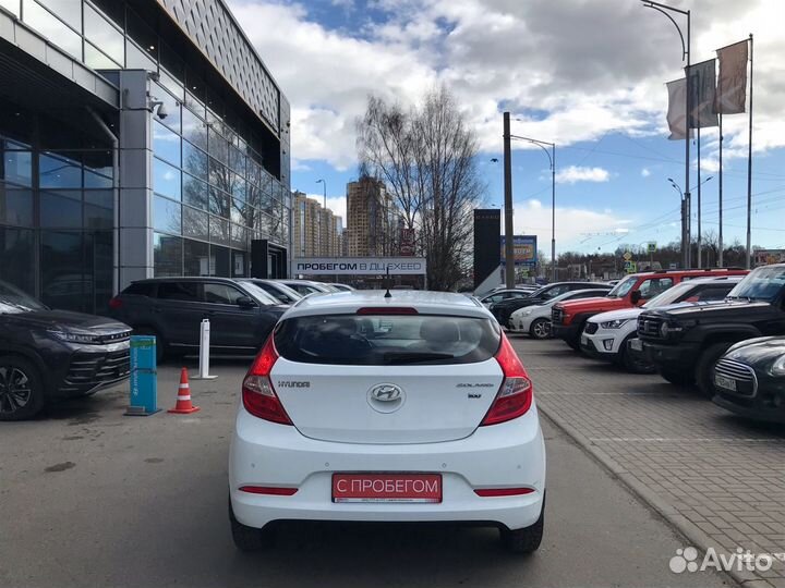 Hyundai Solaris 1.4 AT, 2015, 118 000 км