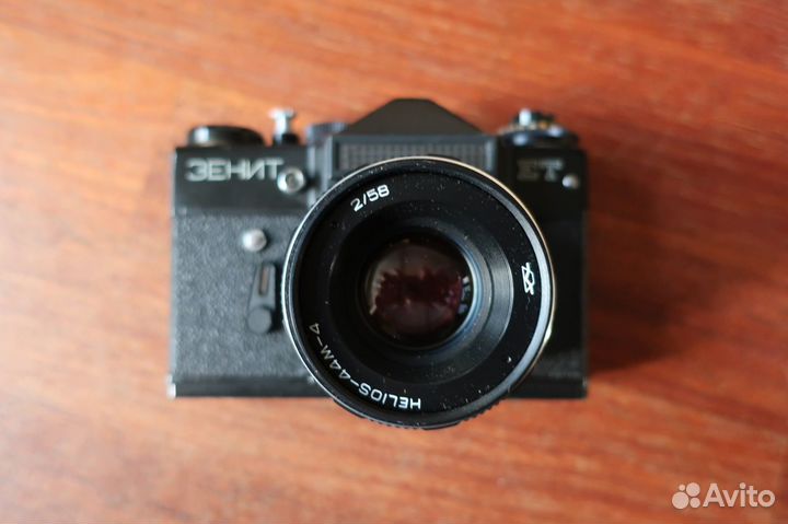 Фотоаппарат зенит-ет и фотовспышка