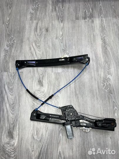 Стеклоподъемник передний правый BMW F30