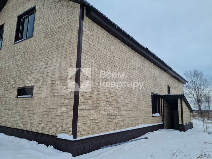 Дом 375 м² на участке 12 сот.