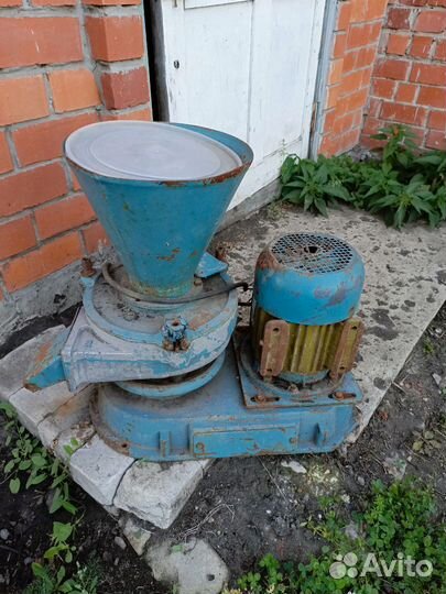 Зернодробилка