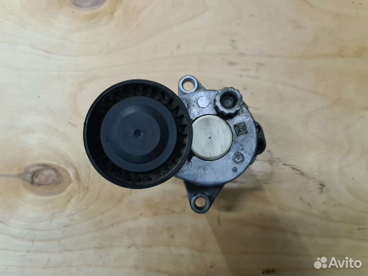 Натяжитель ремня генератора Mercedes OM651