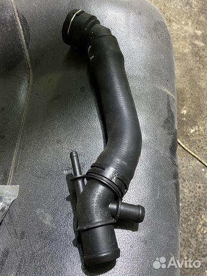 Патрубок volkswagen 1J0121087C