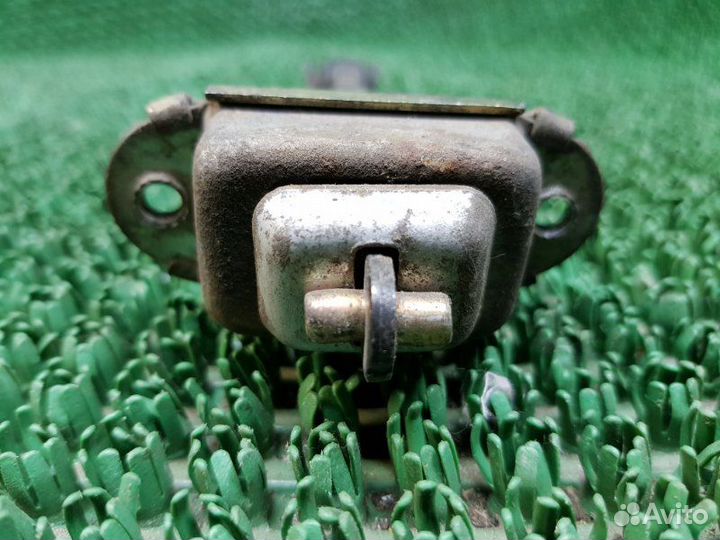 Ограничитель двери задний правый Nissan Maxima A33