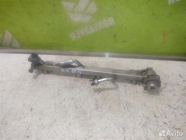 Рейка топливная (рампа) Ауди А4 Б5