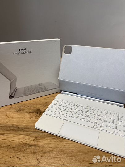 Apple magic keyboard iPad pro 11
