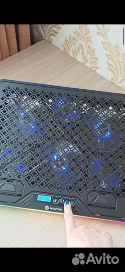 Охлаждающая подставка для ноутбука