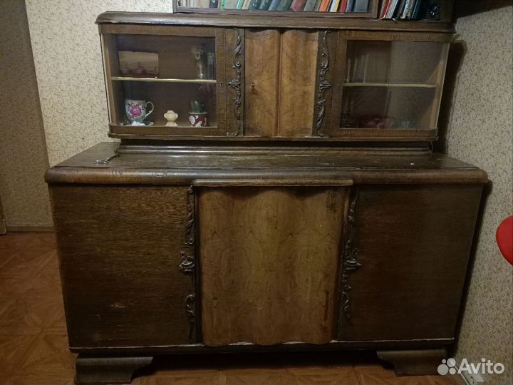 Шкаф сервант бу для любителей антиквариата