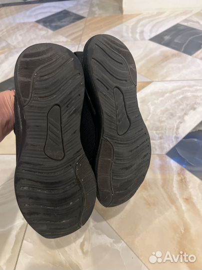 Кроссовки adidas