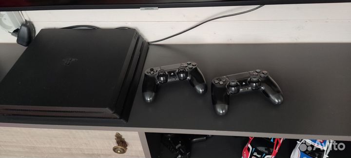 Sony playstation 4 pro 1tb