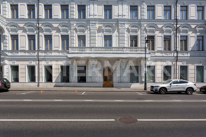 Продам торговое помещение, 369.87 м²