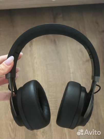 Беспроводные наушники с активным шумоподавлением