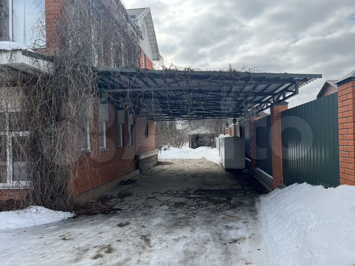 Коттедж 360,8 м² на участке 12 сот.