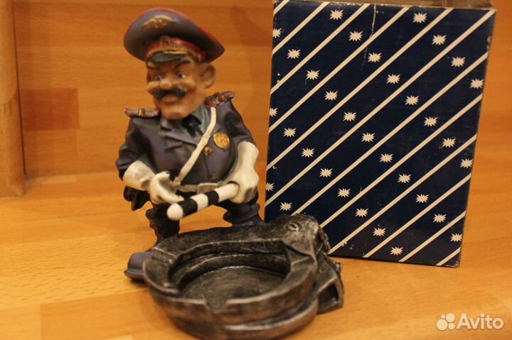 Сувениры настольные