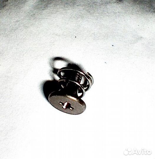 Винт пружинный для видеокарты