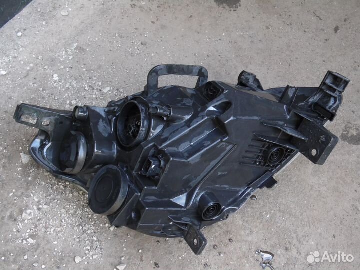 Фара передняя левая Пежо Партнер Типи