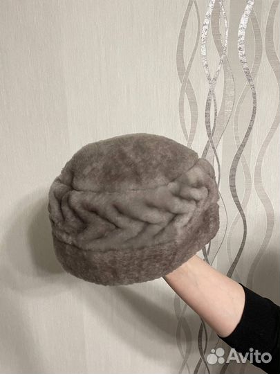 Шапки меховые натуральные женские