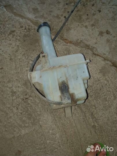 Бочек омывателя на тайота карина 90г