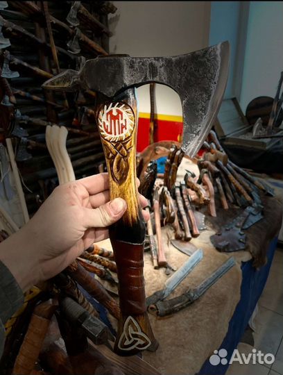 Топор кованый ручной работы