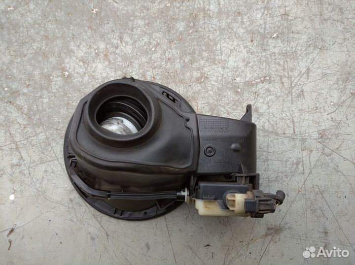 Лючок бензобака и активатор Шевроле Авео Т300